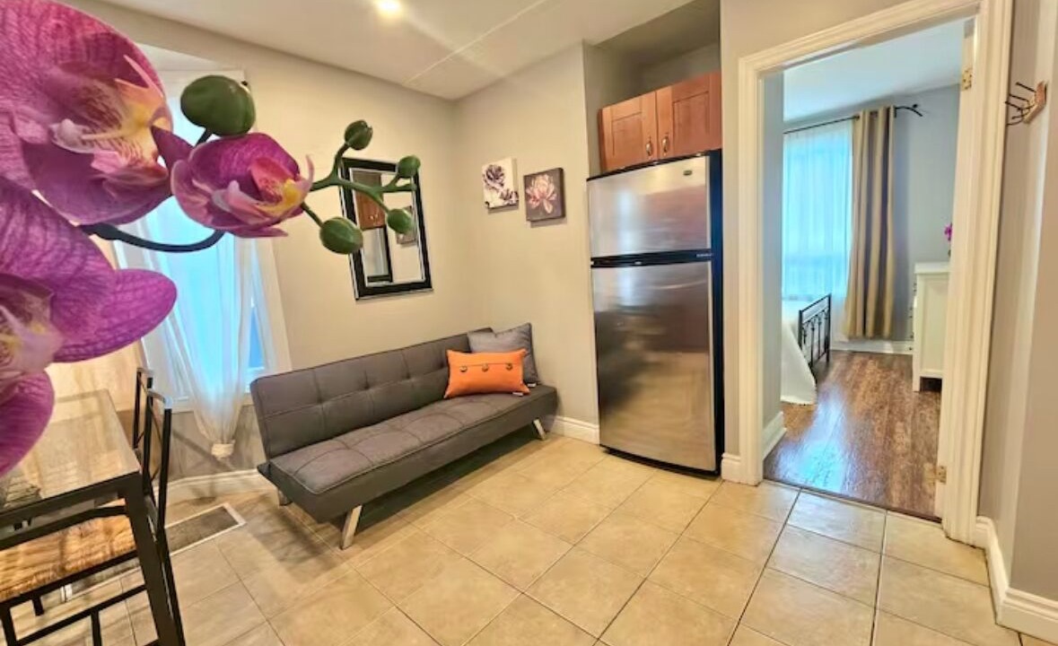 Photo of Livingroom in Oakwood Village
