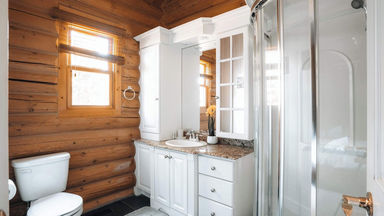 Photo of Bathroom in Mille-Isles