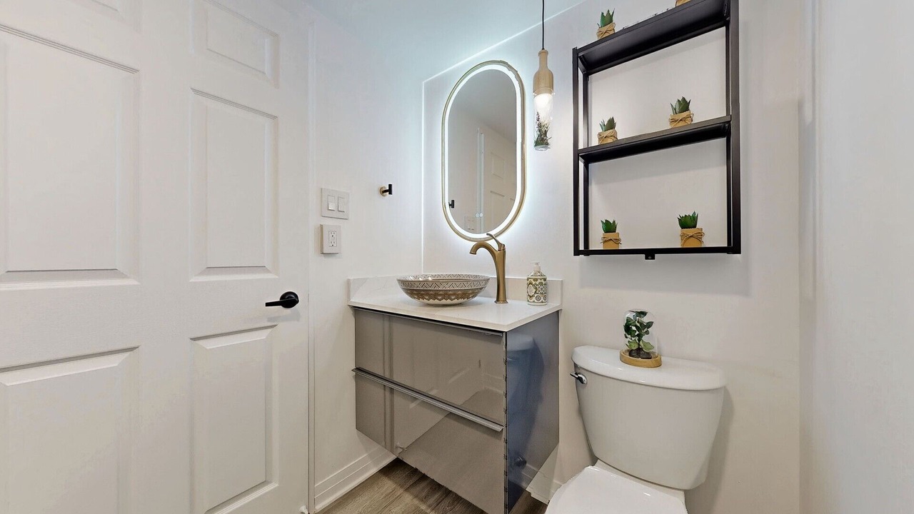 Photo of Bathroom in Downtown Mississauga