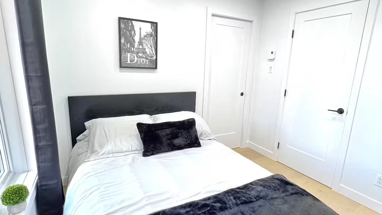 Photo of Bedroom in Rosemont-La Petite-Patrie