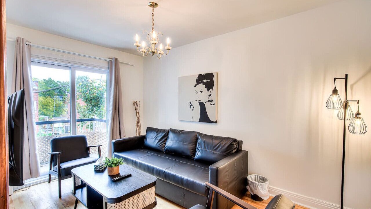 Photo of Livingroom in Longue-Pointe