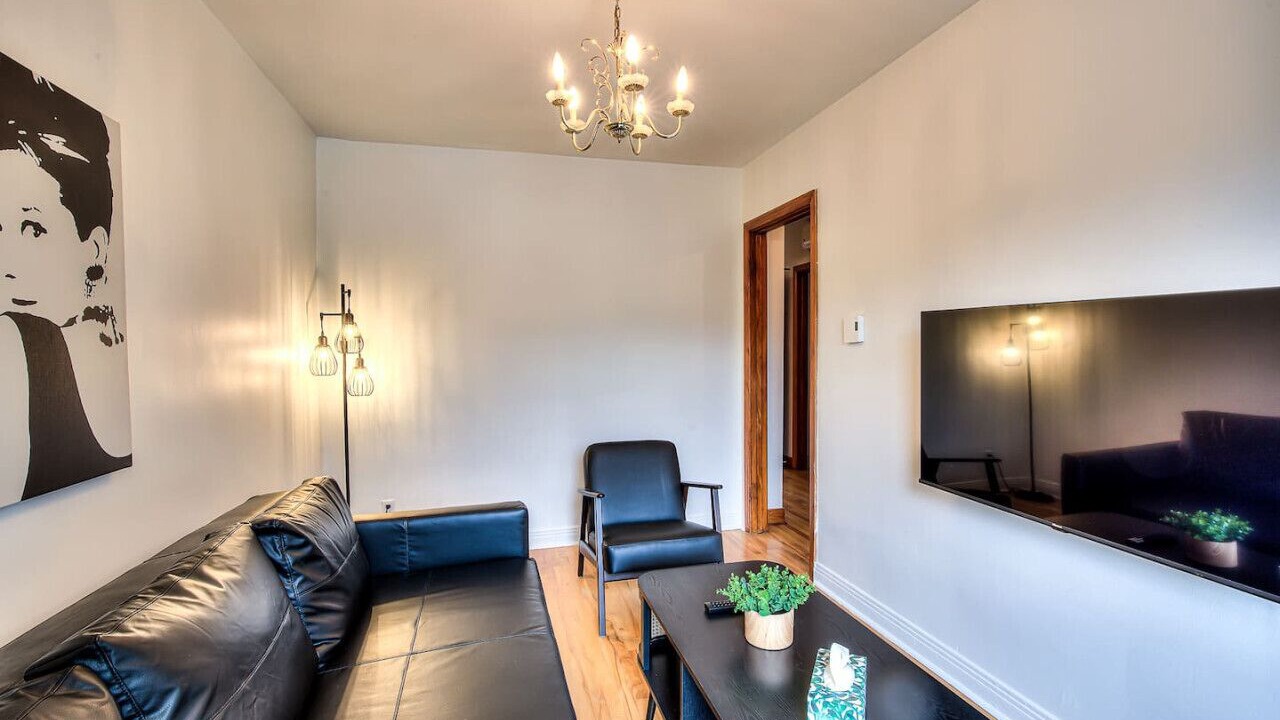 Photo of Livingroom in Longue-Pointe