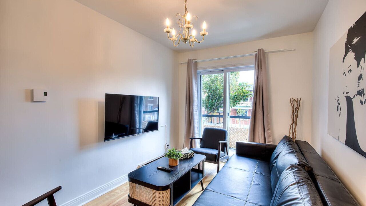Photo of Livingroom in Longue-Pointe