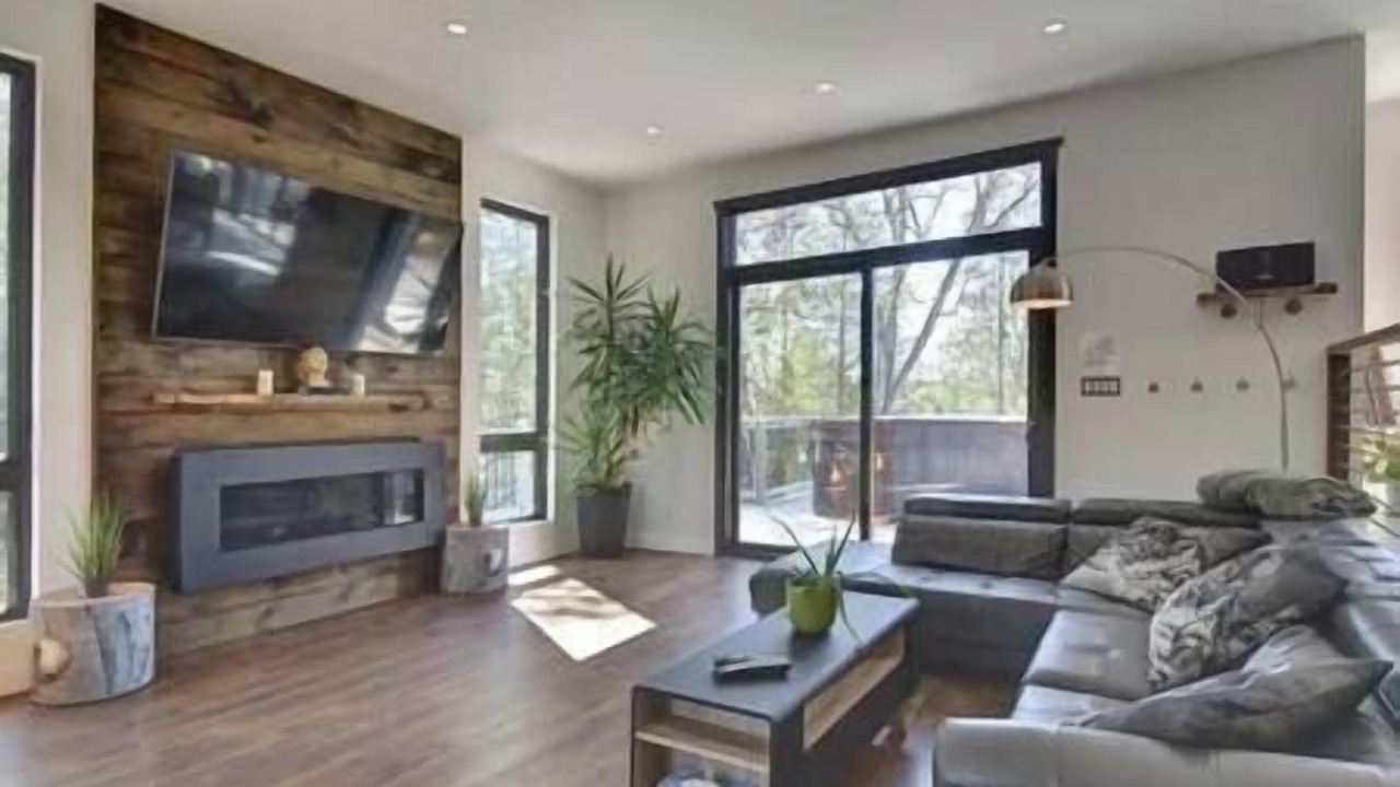 Photo of Livingroom in Chertsey
