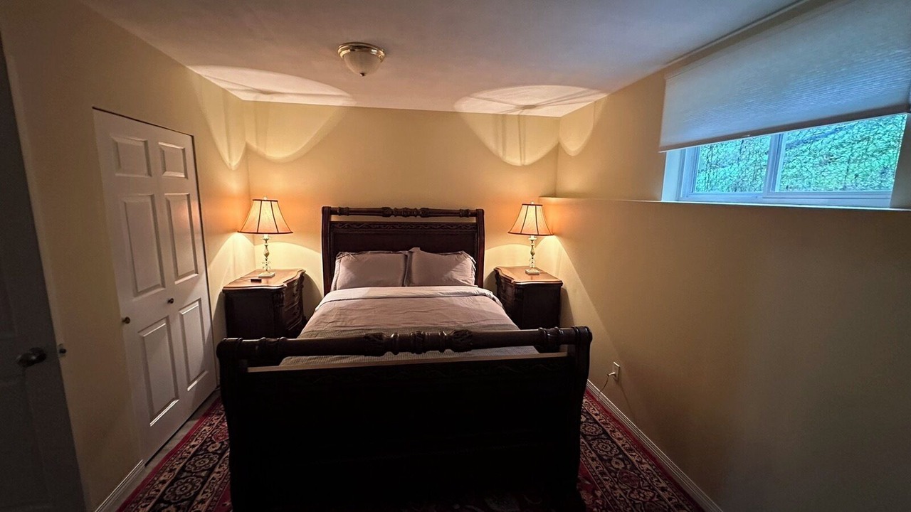 Photo of Bedroom in District of North Vancouver