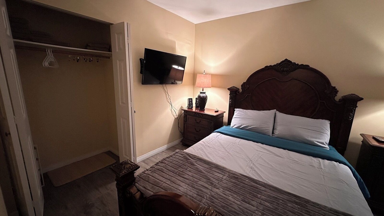 Photo of Bedroom in District of North Vancouver