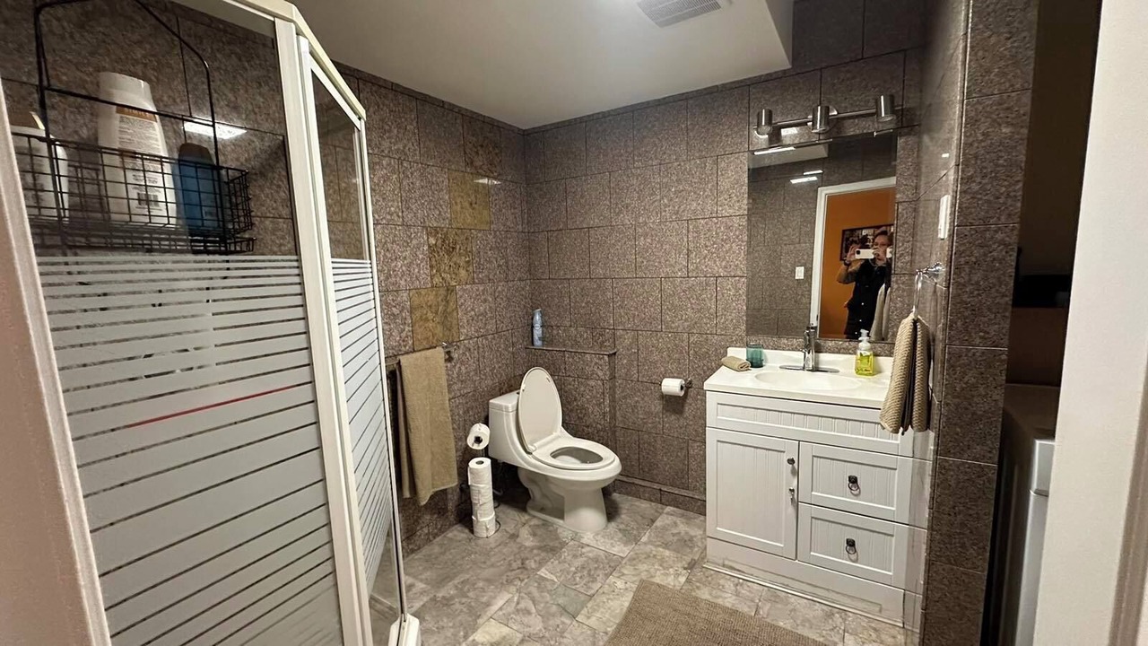 Photo of Bathroom in District of North Vancouver