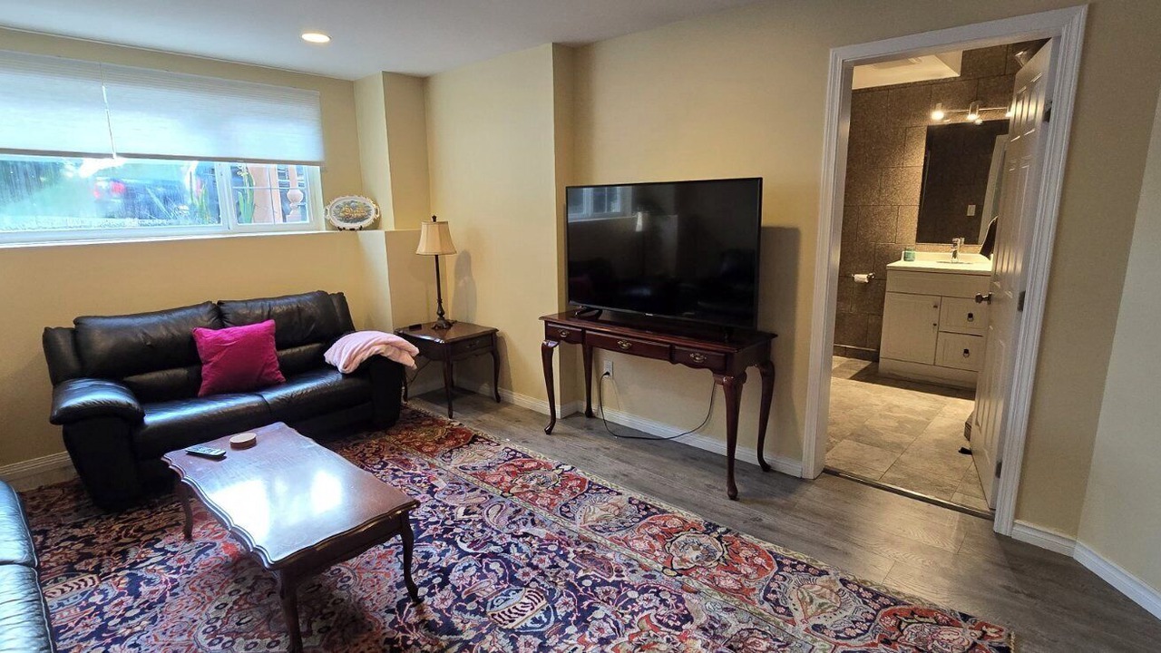 Photo of Livingroom in District of North Vancouver