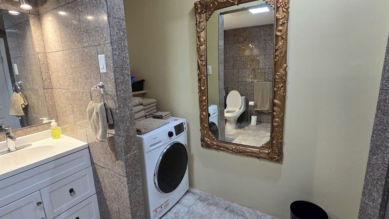 Photo of Bathroom in District of North Vancouver