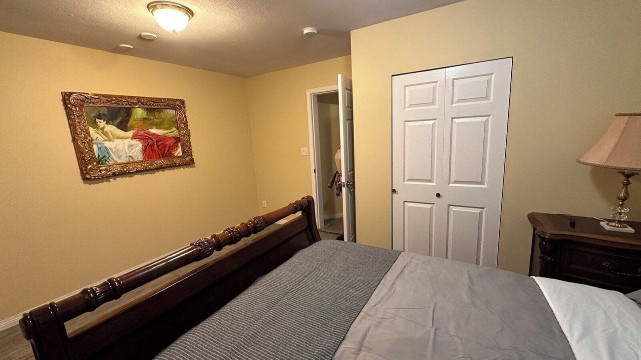 Photo of Bedroom in District of North Vancouver