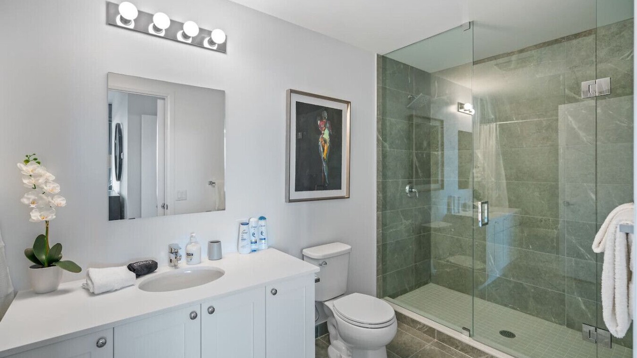 Photo of Bathroom in Niagara Falls
