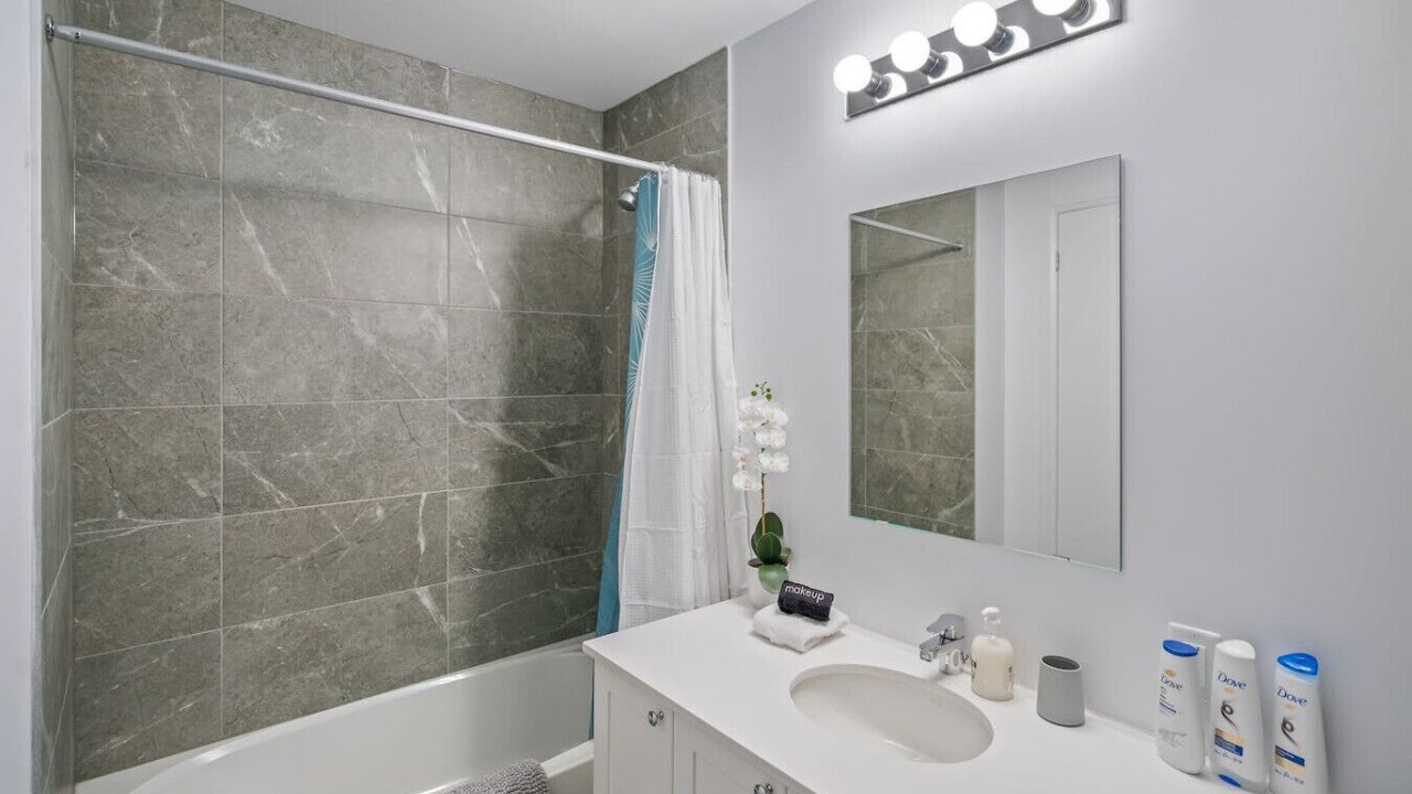Photo of Bathroom in Niagara Falls