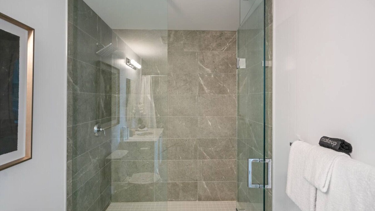 Photo of Bathroom in Niagara Falls