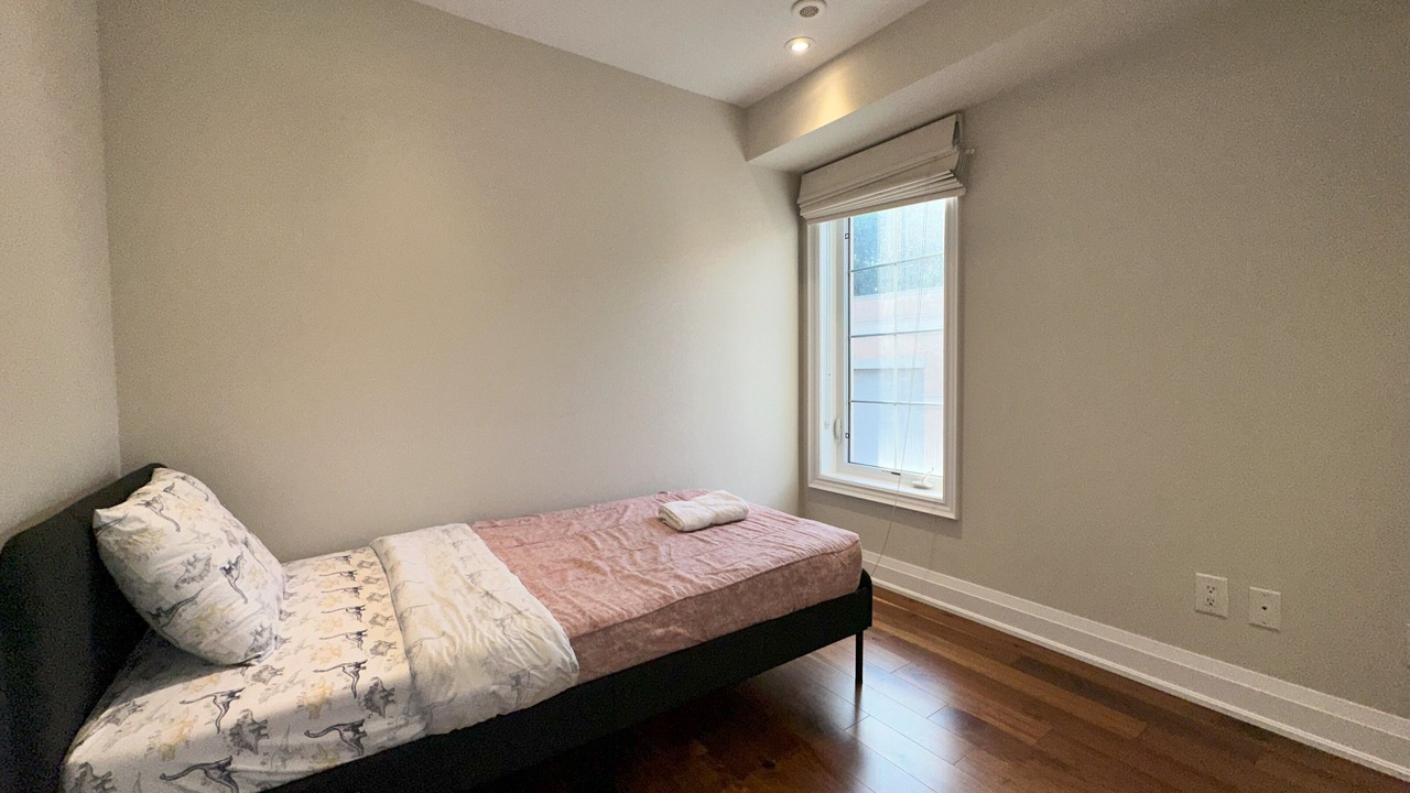Photo of Bedroom in Lawrence Park