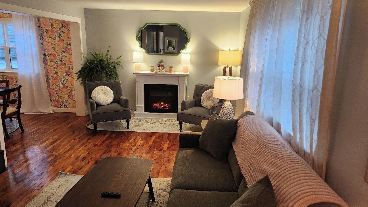 Photo of Livingroom in Hampton