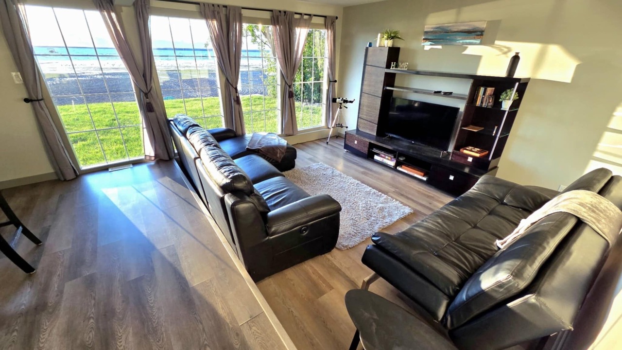 Photo of Livingroom in Alberta Beach