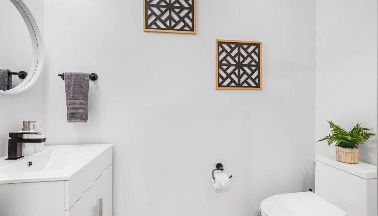 Photo of Bathroom in Niagara Falls