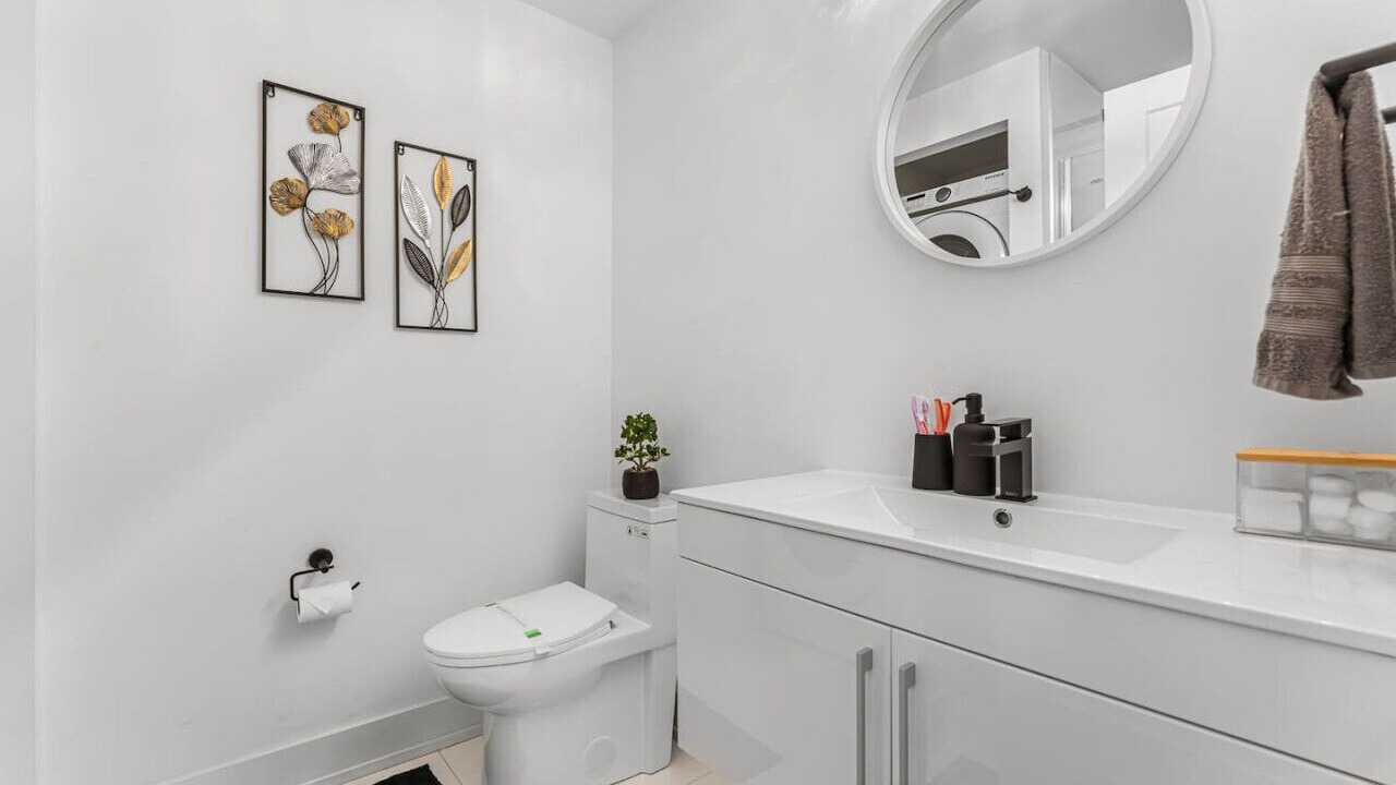 Photo of Bathroom in Niagara Falls