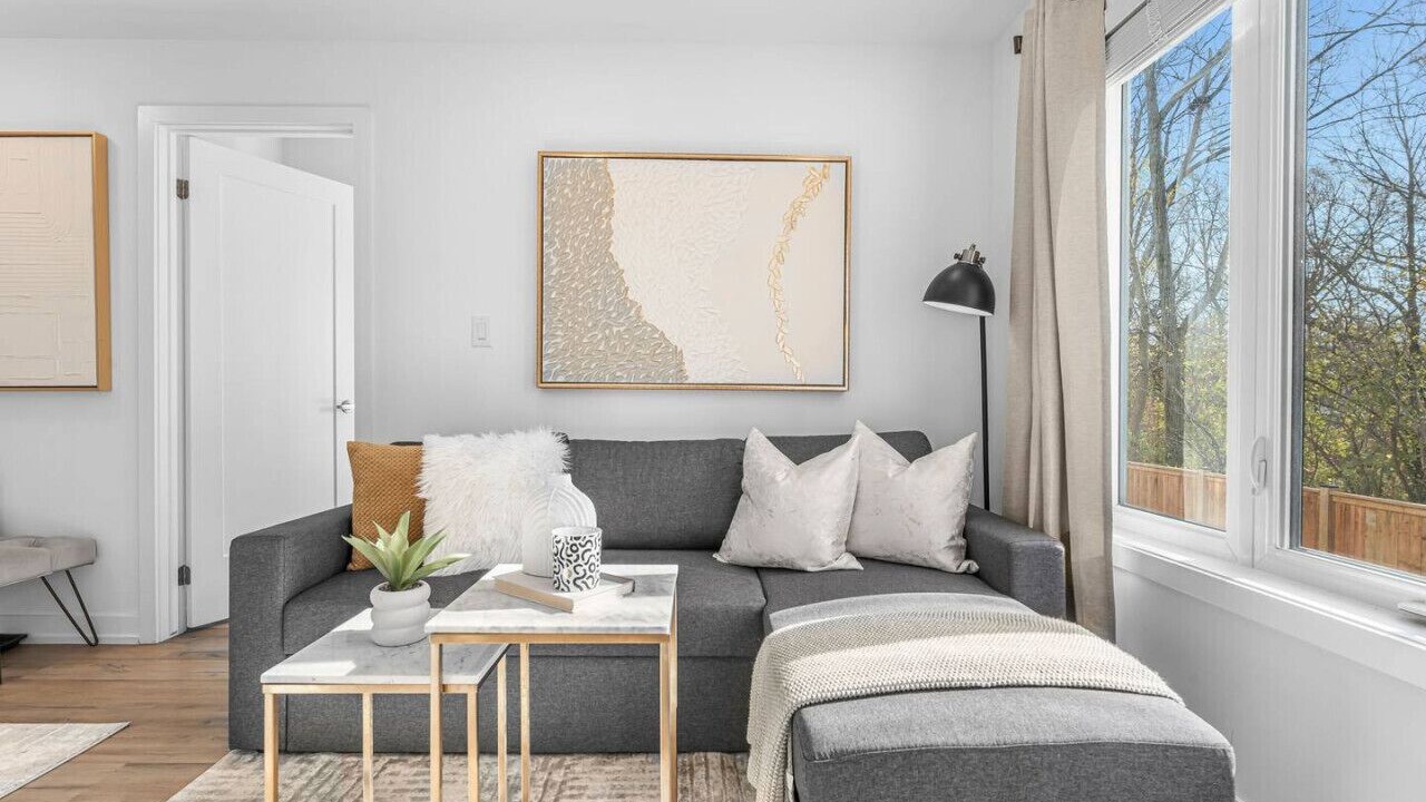 Photo of Livingroom in Niagara Falls