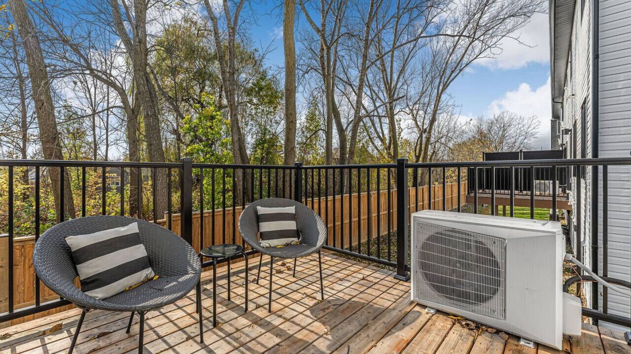 Photo of Patio Balcony in Niagara Falls