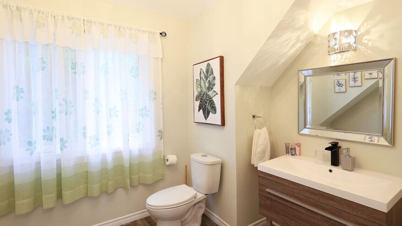 Photo of Bathroom in Niagara Falls