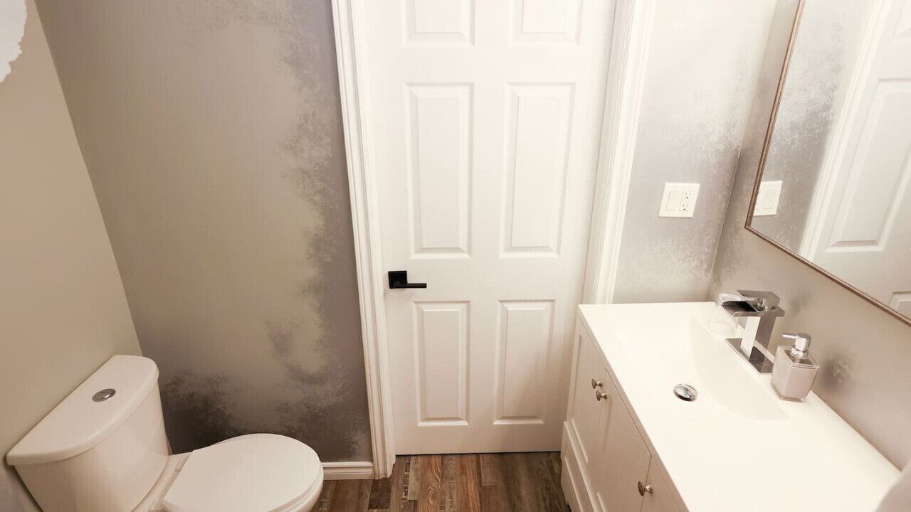 Photo of Bathroom in Niagara Falls