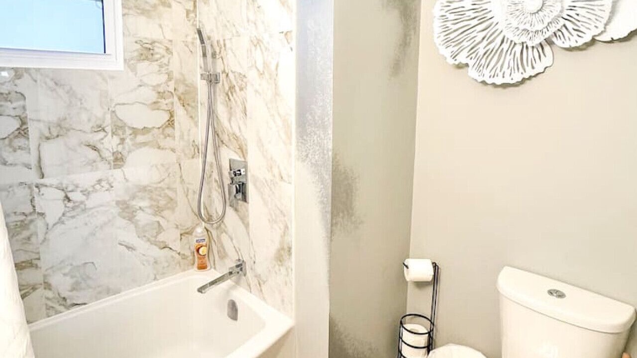Photo of Bathroom in Niagara Falls
