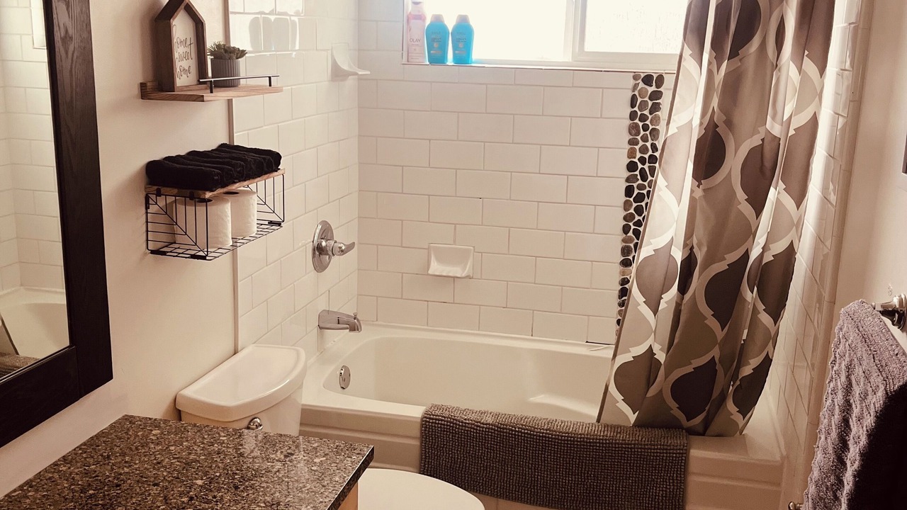 Photo of Bathroom in Saanich East