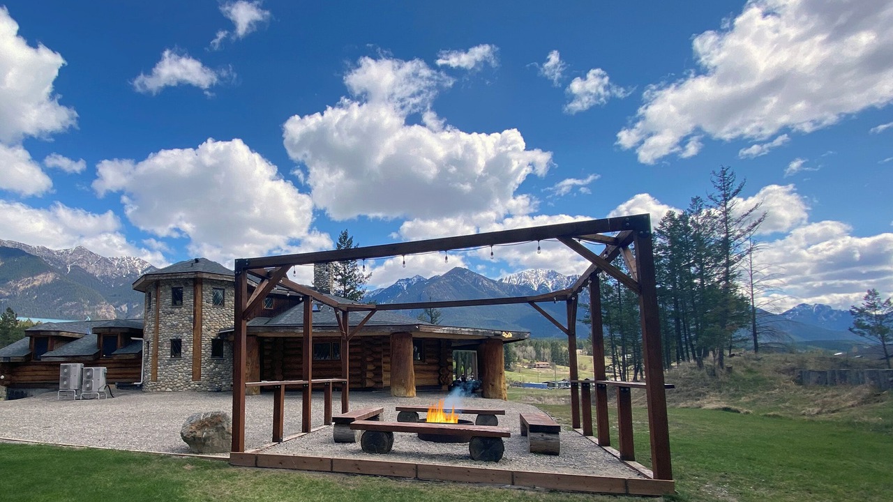 Photo of Patio Balcony in East Kootenay