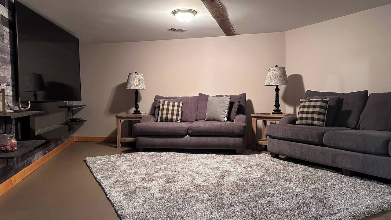 Photo of Livingroom in East Kootenay