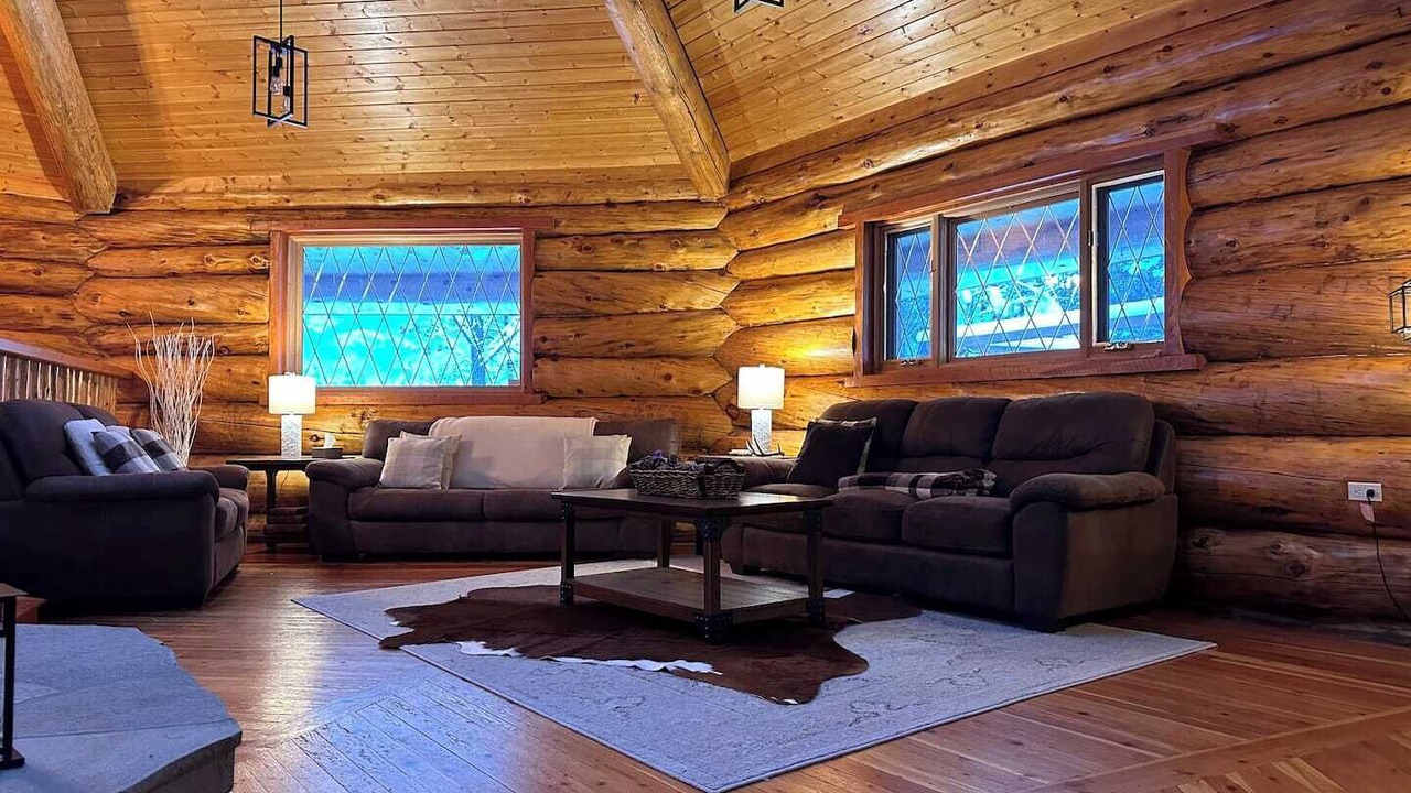 Photo of Livingroom in East Kootenay