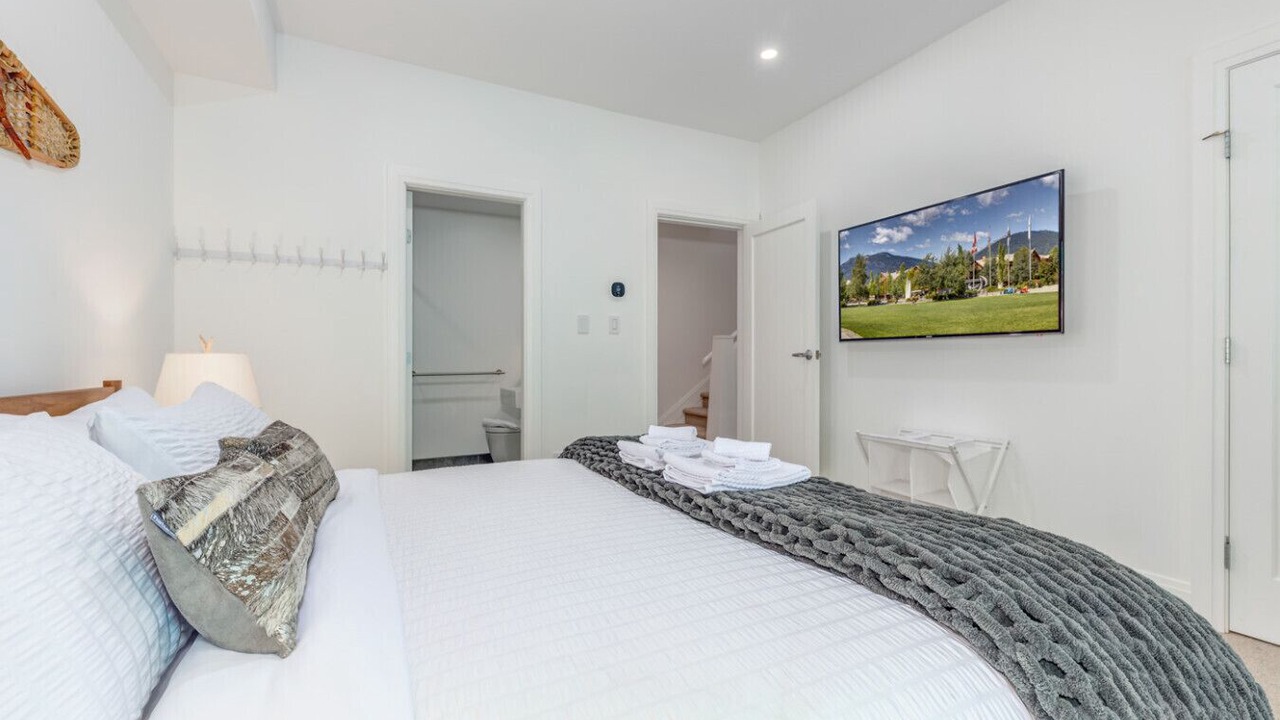 Photo of Bedroom in Village North
