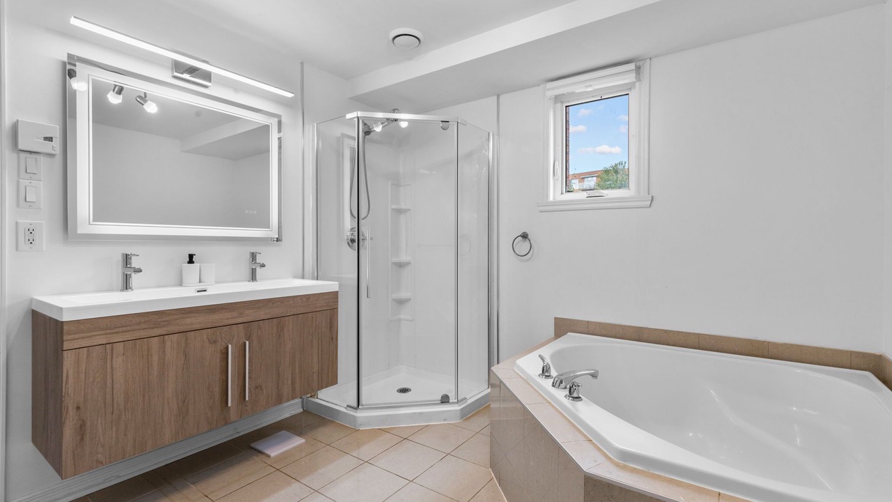 Photo of Bathroom in Brossard