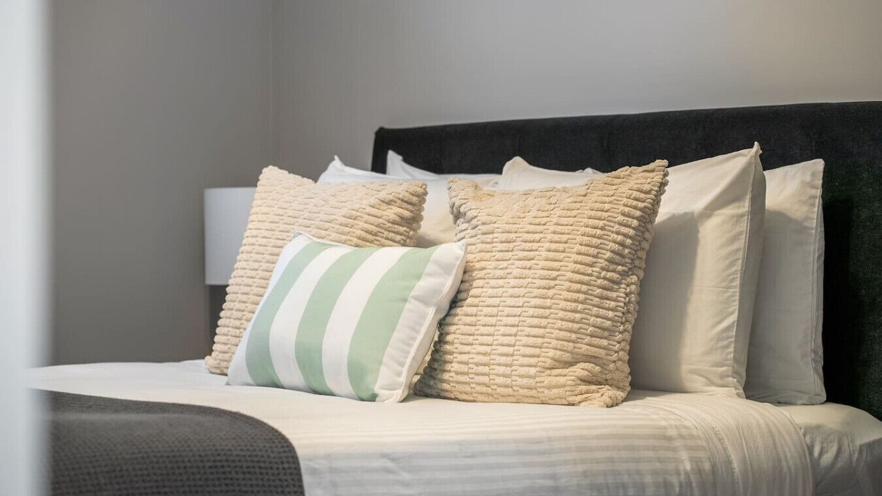 Photo of Bedroom in Parkland Beach