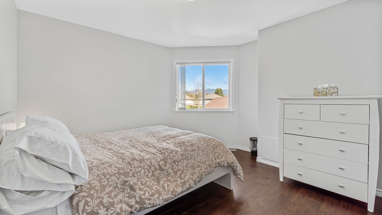 Photo of Bedroom in Popkum