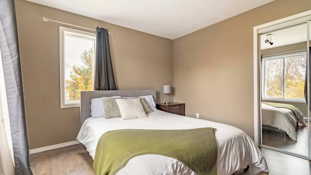 Photo of Bedroom in Bout-de-l'Ile