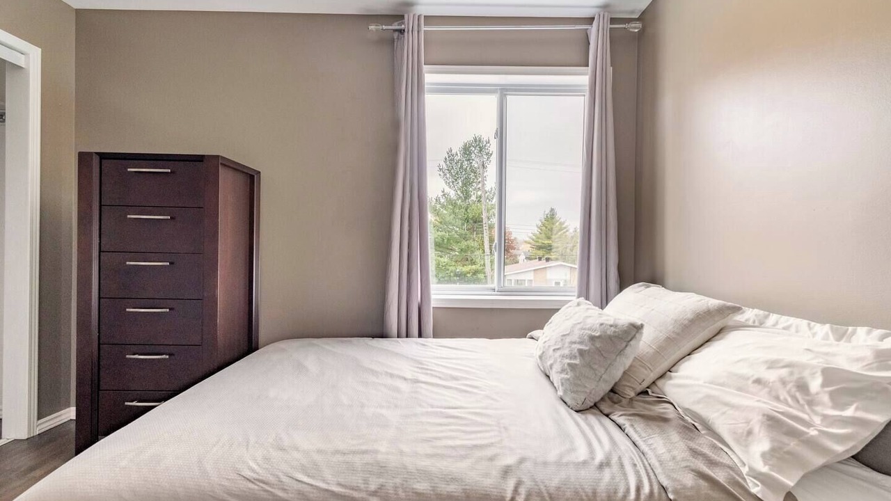 Photo of Bedroom in Bout-de-l'Ile