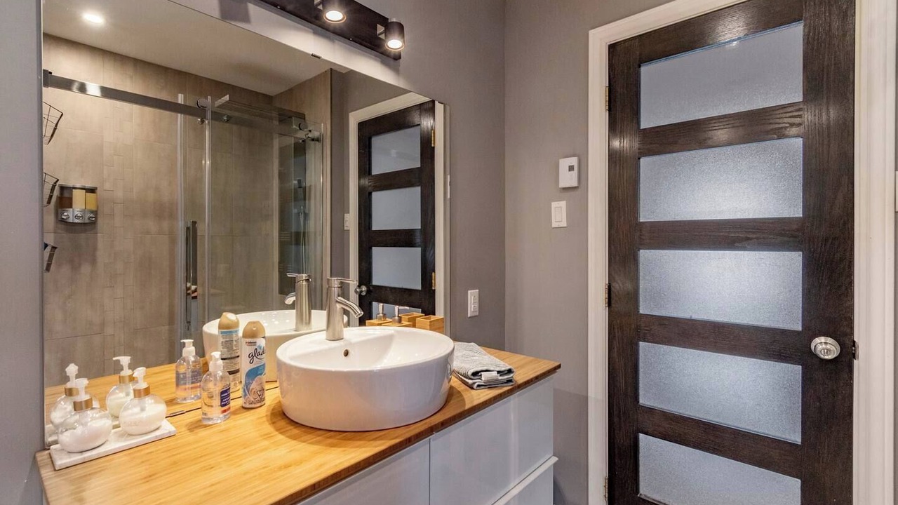 Photo of Bathroom in Bout-de-l'Ile