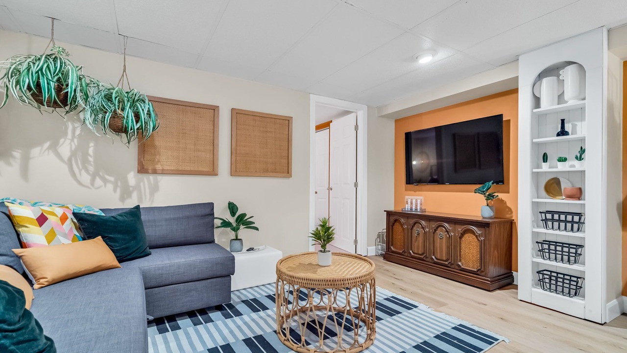 Photo of Livingroom in Ottawa Division
