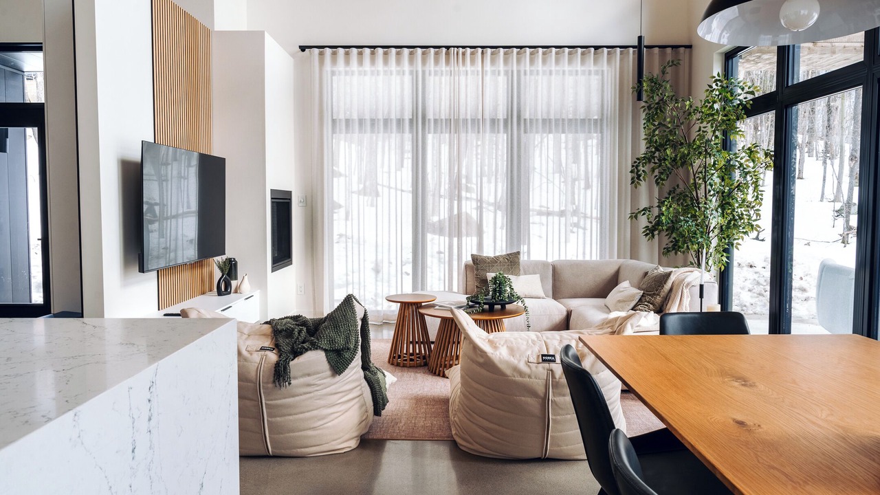 Photo of Livingroom in Val-des-Lacs