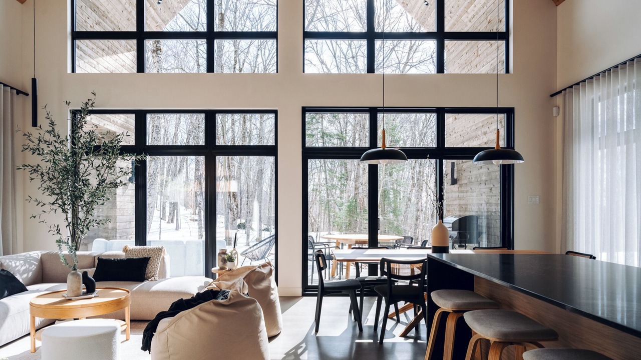 Photo of Livingroom in Val-des-Lacs