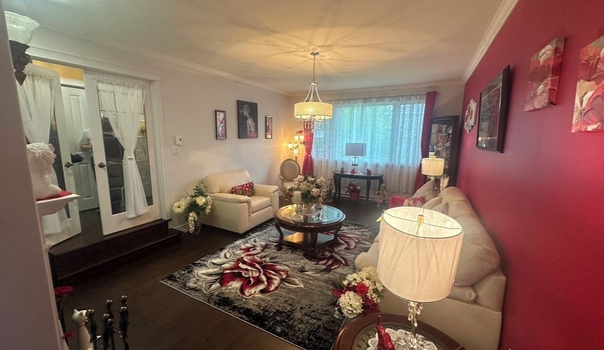 Photo of Livingroom in Terra Nova
