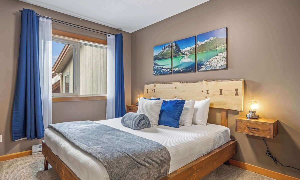 Photo of Bedroom in Cougar Creek