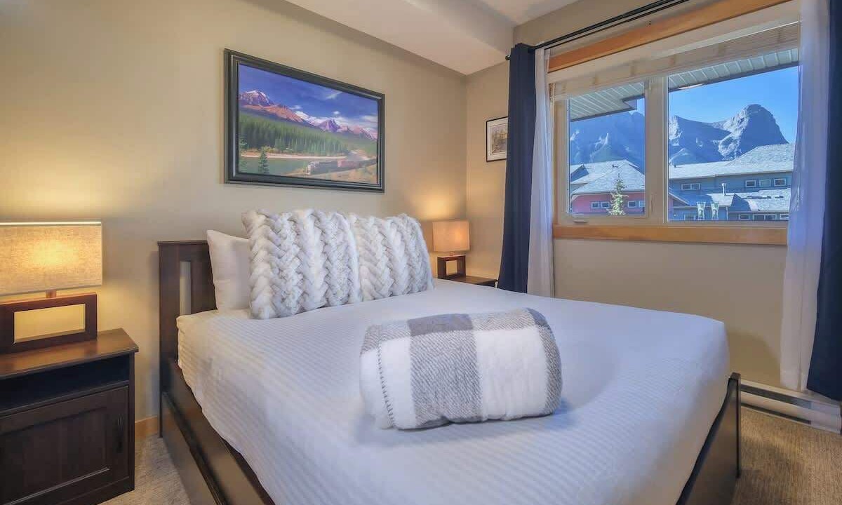 Photo of Bedroom in Cougar Creek