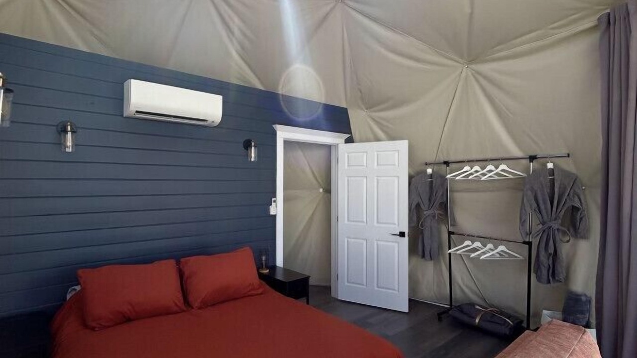 Photo of Bedroom in West Bay