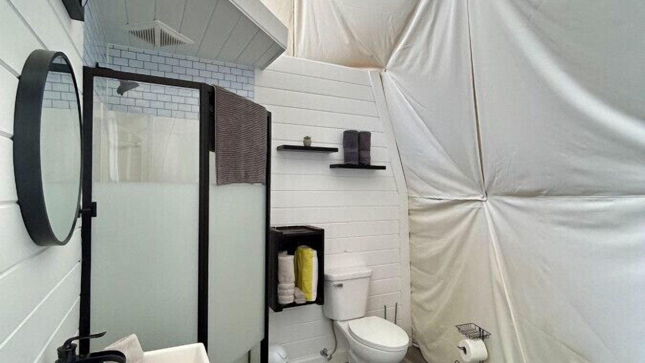 Photo of Bathroom in West Bay