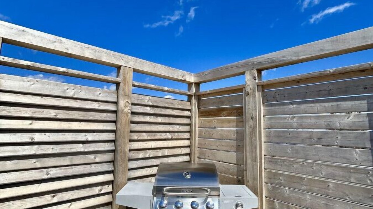 Photo of Patio Balcony in West Bay