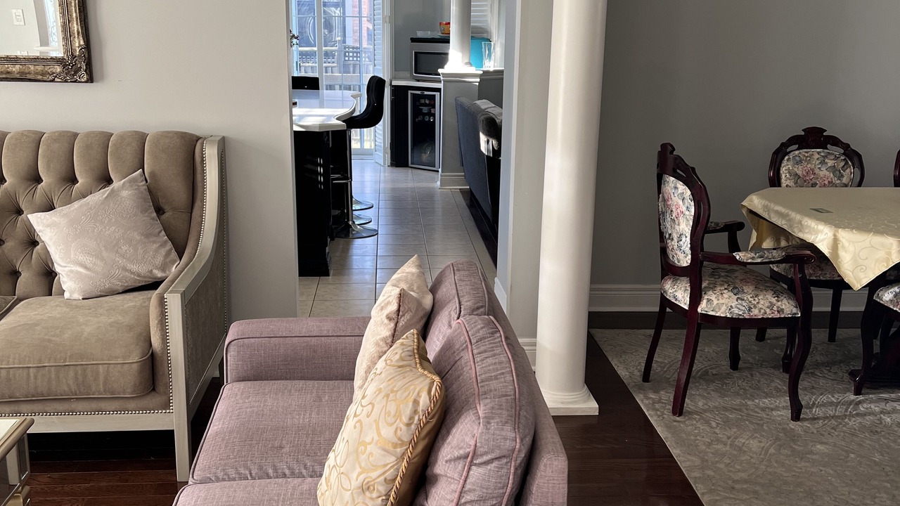Photo of Livingroom in Churchill Meadows