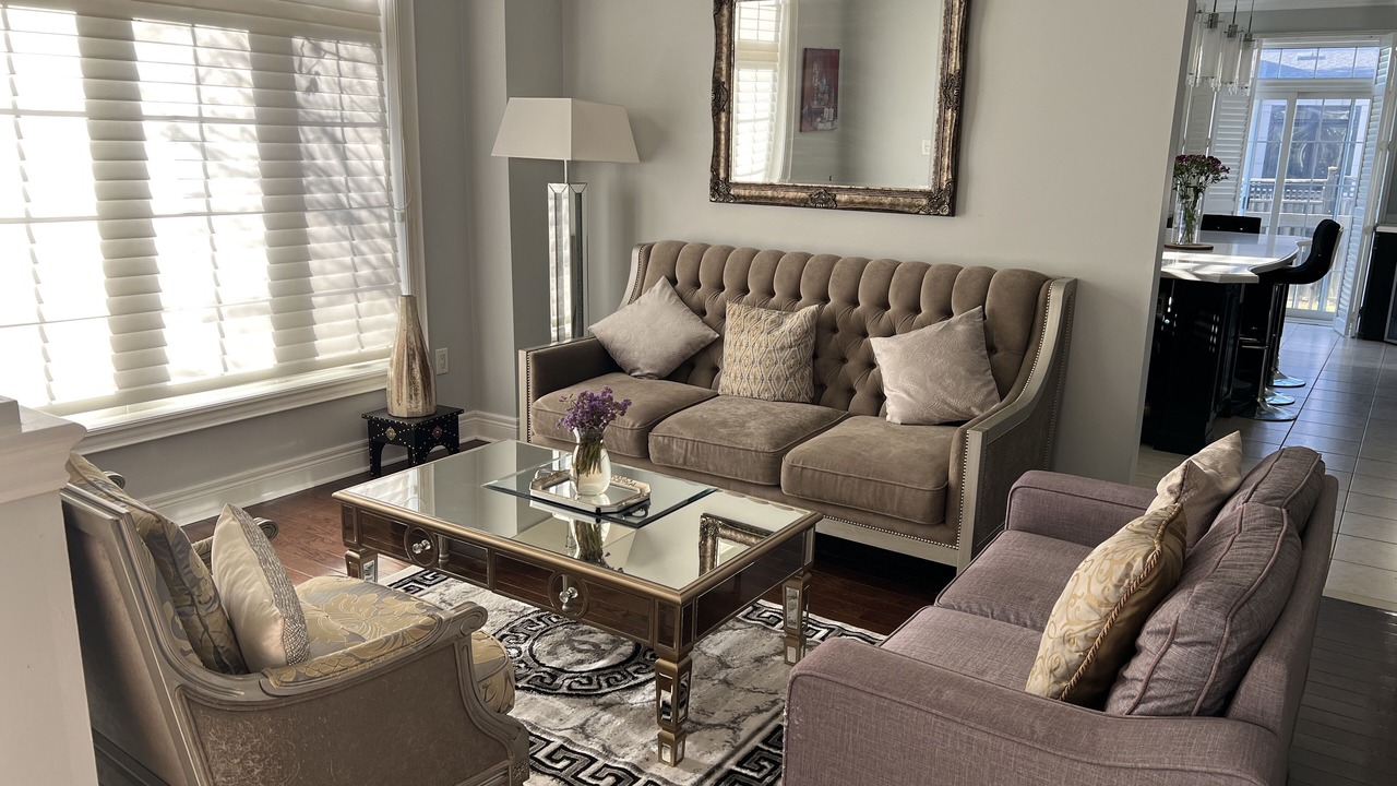 Photo of Livingroom in Churchill Meadows