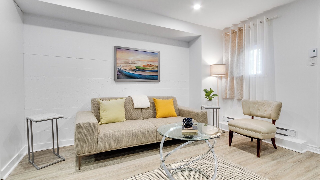 Photo of Livingroom in Ahuntsic-Cartierville